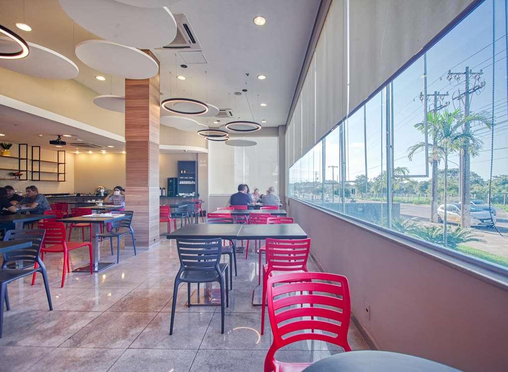 Hus Hotel دورادوس المطعم الصورة